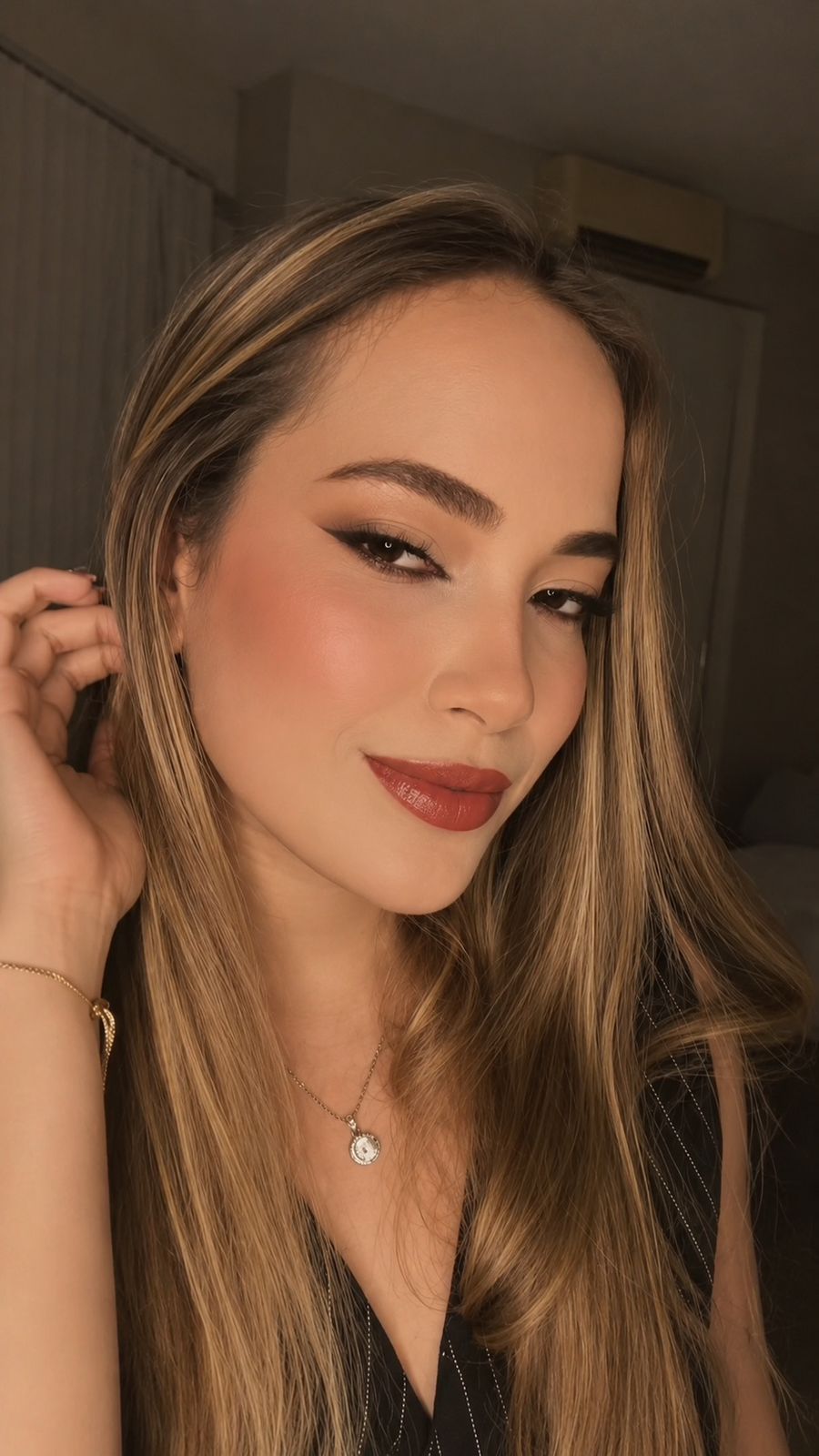 Retrato de Yslaira Gomes, criadora de conteúdo de moda e beleza